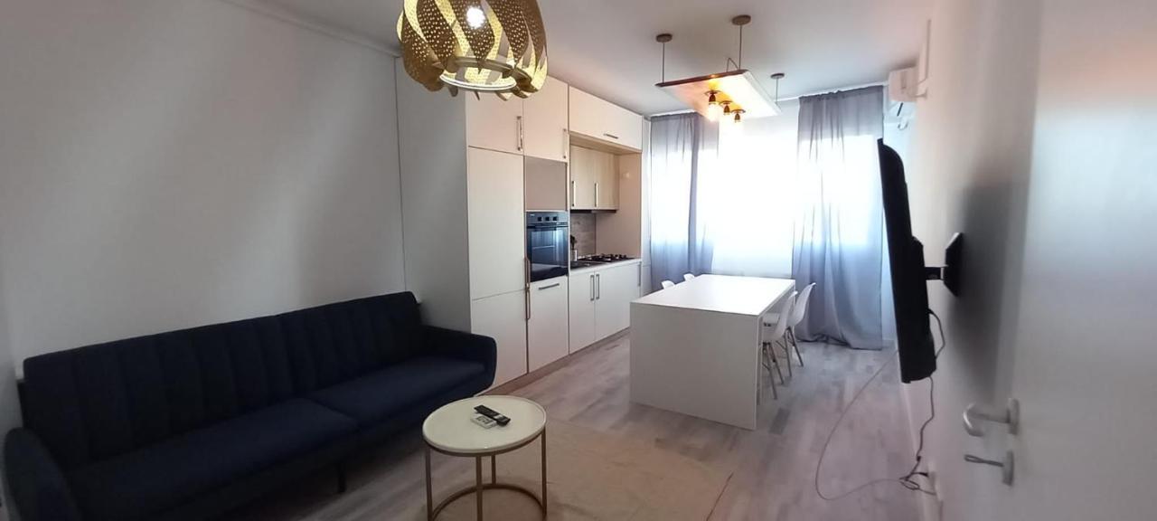 Preciziei 1Br Luxury Apartment With Fast Wifi, Self Check In And Parking Bukares Bagian luar foto